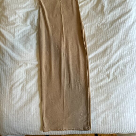 EUC PrettyLittleThing Cream Jersey Ribbed Short Sleeve Midi Dress - Picture 5 of 8